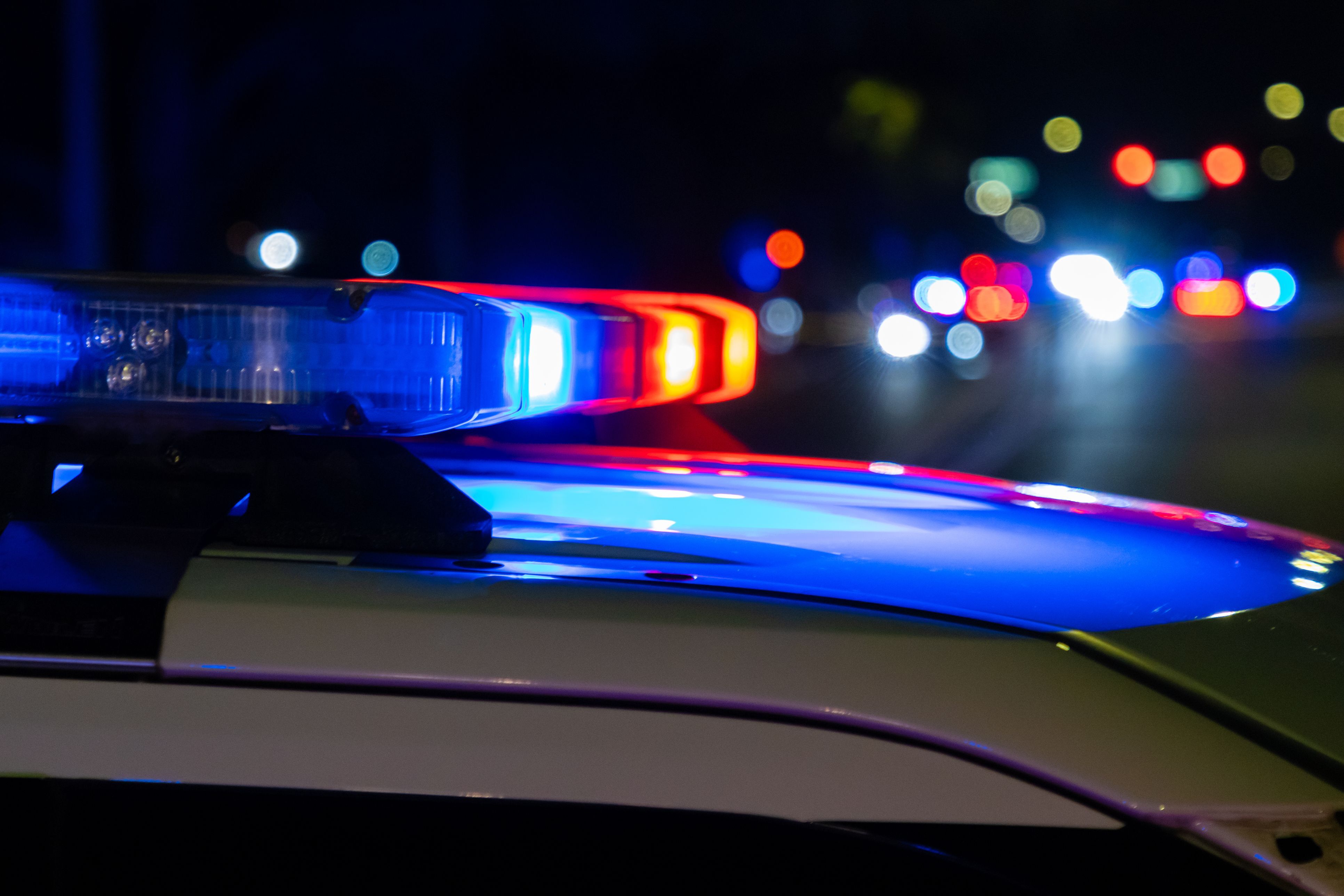 I Stock 2243470237 Emerg Service Blue Red lights